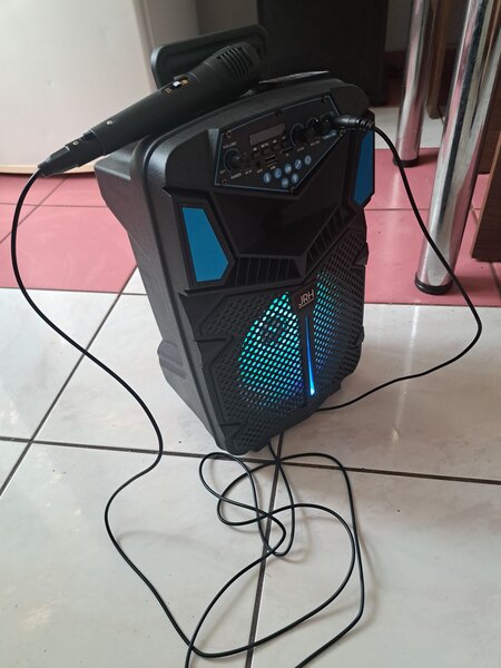 Boxa portabila bluetooth